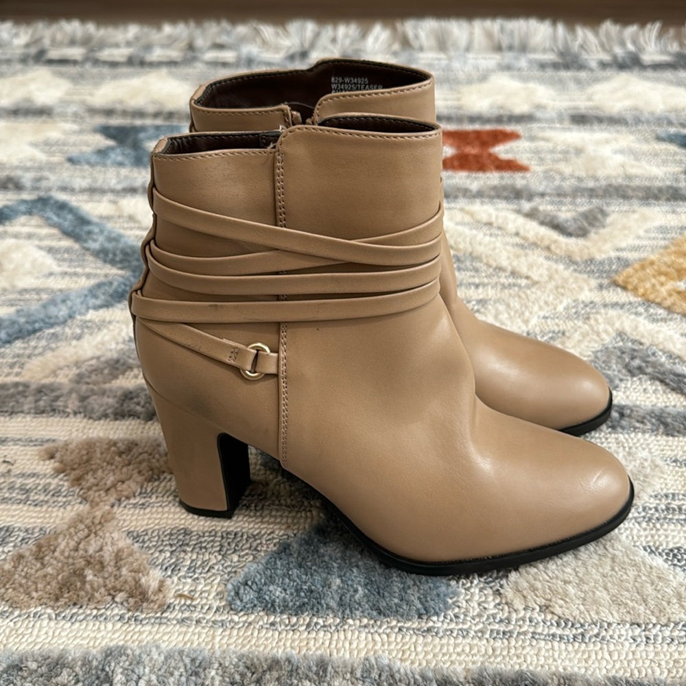 White Mountain Heeled Booties
